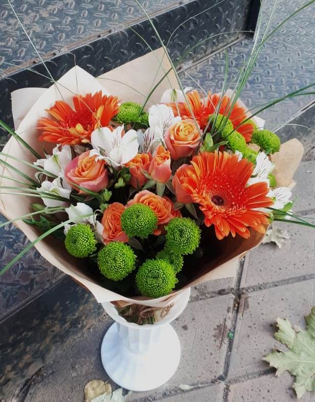 Букет цветов из: Герберы, Хризантемы, Альстромерии и Розы в Сергиевом Посаде