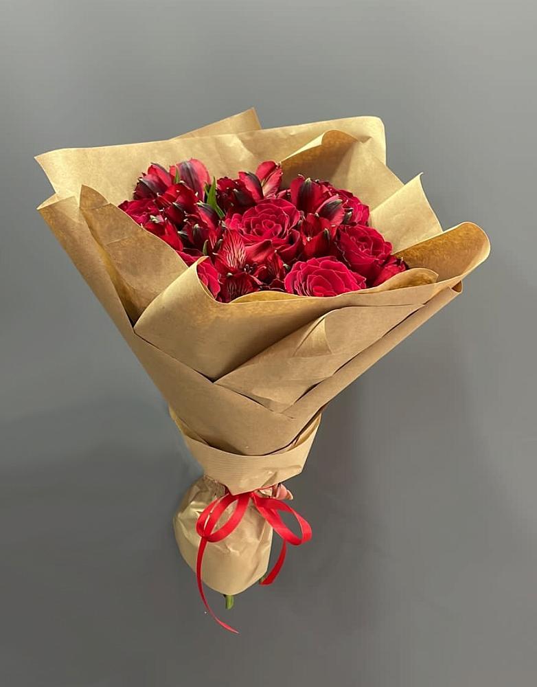 Букет цветов из: Альстромерии и Розы в Сергиевом Посаде