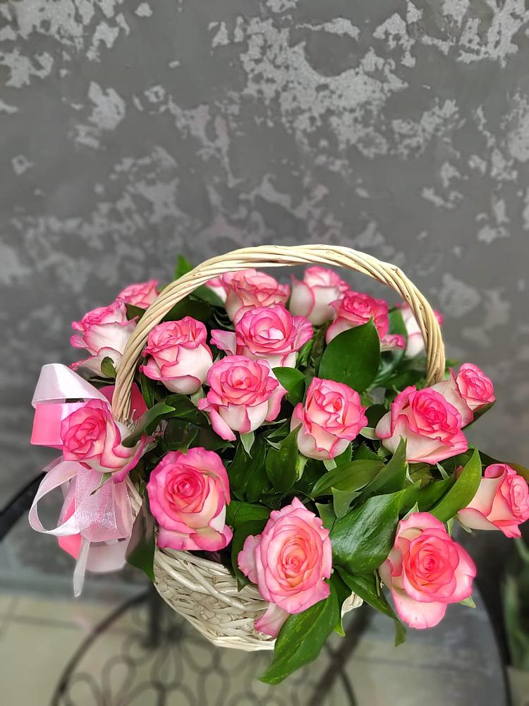 Цветочная композиция из Розы в корзине в Сергиевом Посаде