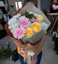 Букет цветов из:  Герберы, Розы и Хризантемы в Сергиевом Посаде