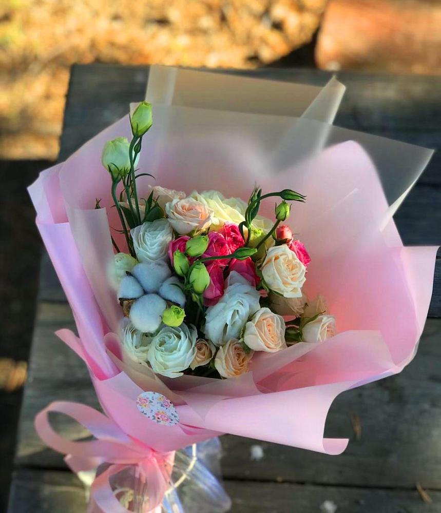 Букет цветов из: Розы и Лизиантусы в Сергиевом Посаде