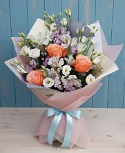 Букет цветов из:  Лизиантусы, Розы, Альстромерии и Гипсофила в Сергиевом Посаде