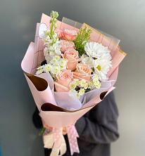 Букет цветов из:  Хризантемы и Розы в Сергиевом Посаде