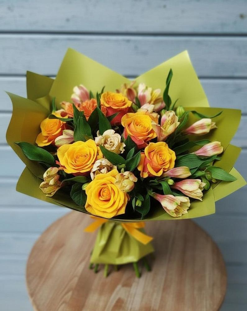 Букет цветов из: Альстромерии и Розы в Сергиевом Посаде