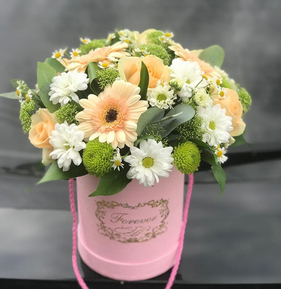 Цветочная композиция из Розы, Герберы и Хризантемы в шляпной коробке в Сергиевом Посаде