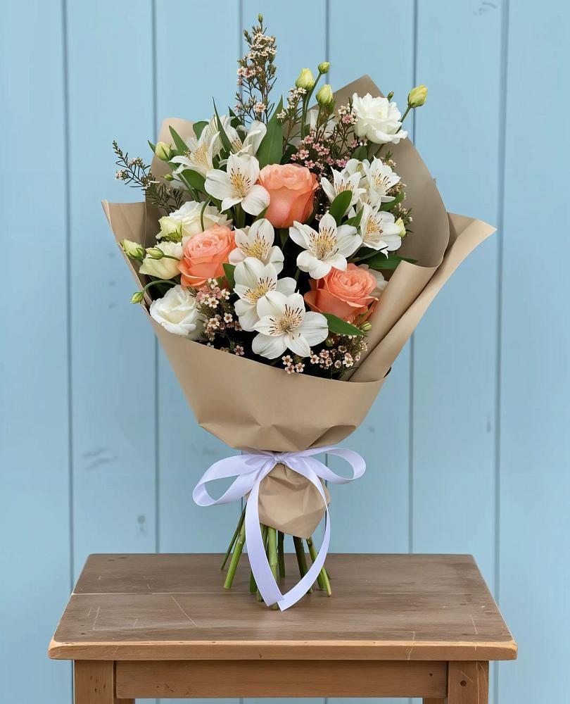 Букет цветов из: Альстромерии, Лизиантусы, Розы и Хризантемы в Сергиевом Посаде